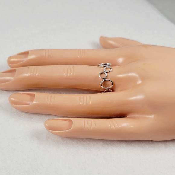 Sterling Silver Circle Band - Picture 11 of 12